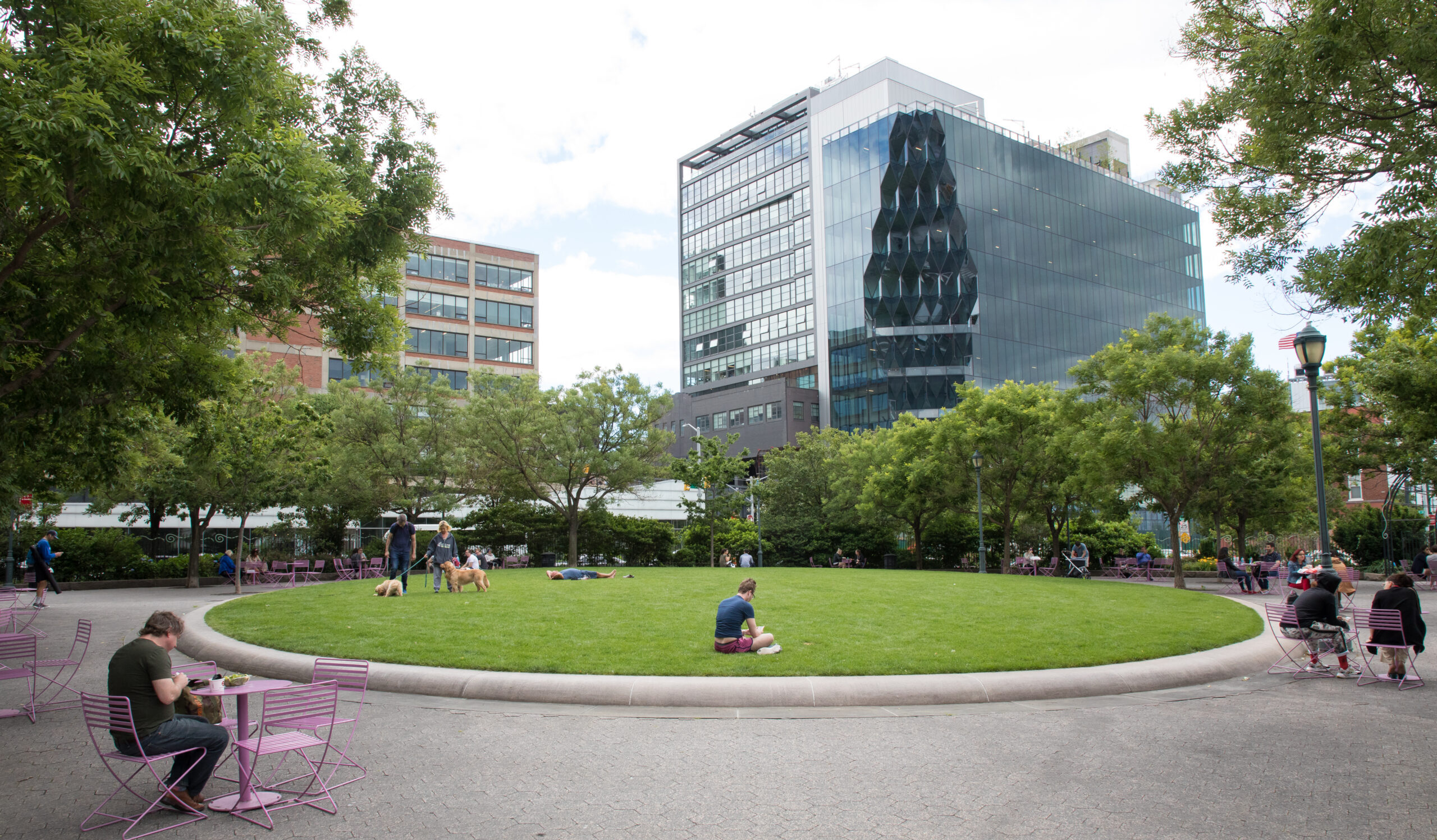 14th Street Park lawn circle HRPK